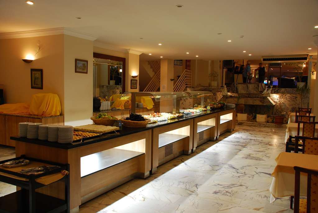Tuntas Beach Hotel Altinkum Didim Restaurang bild